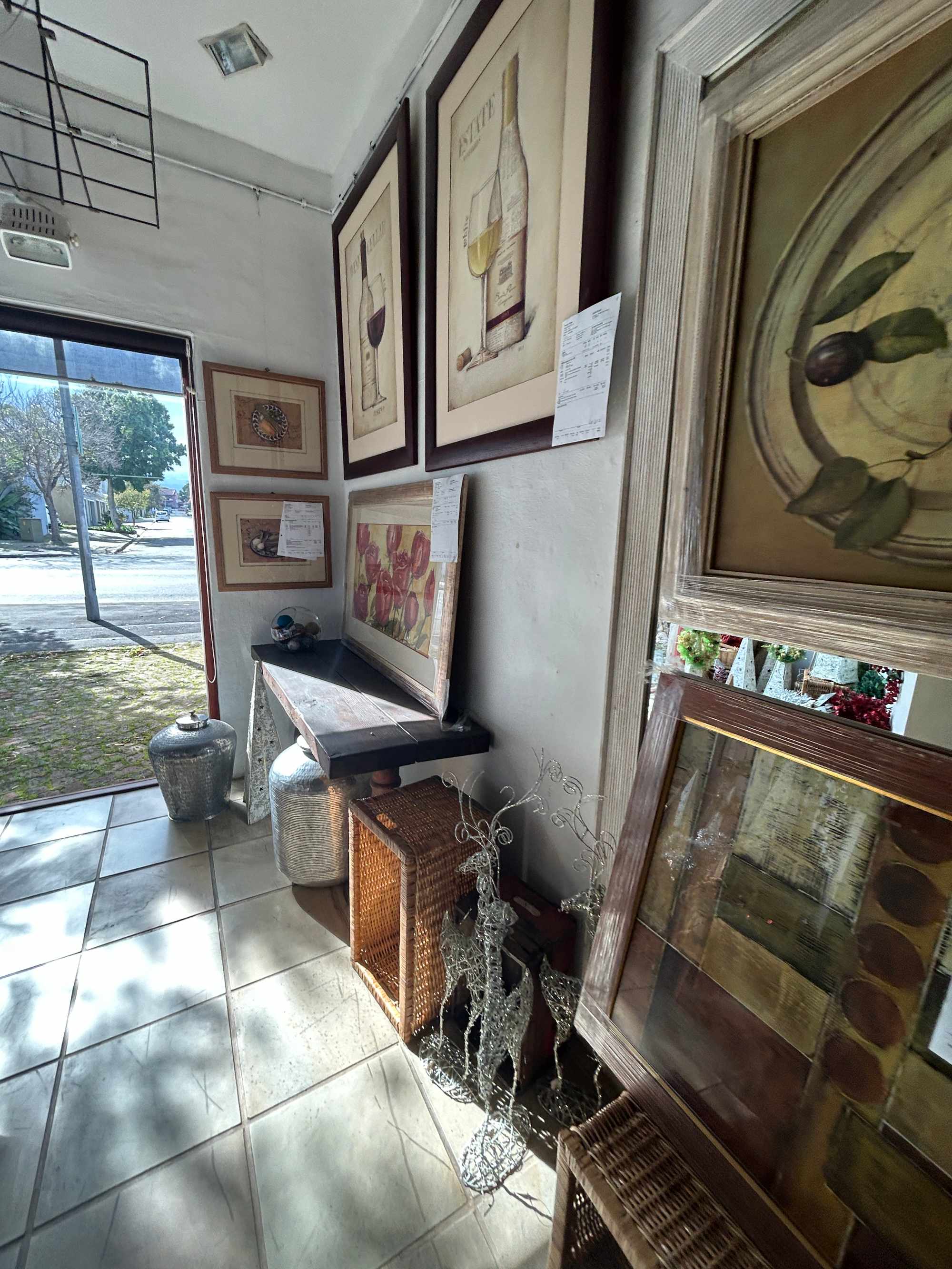 Brand New Gifting, Decor, Art, Shop Fittings And Stock thumbnail 8