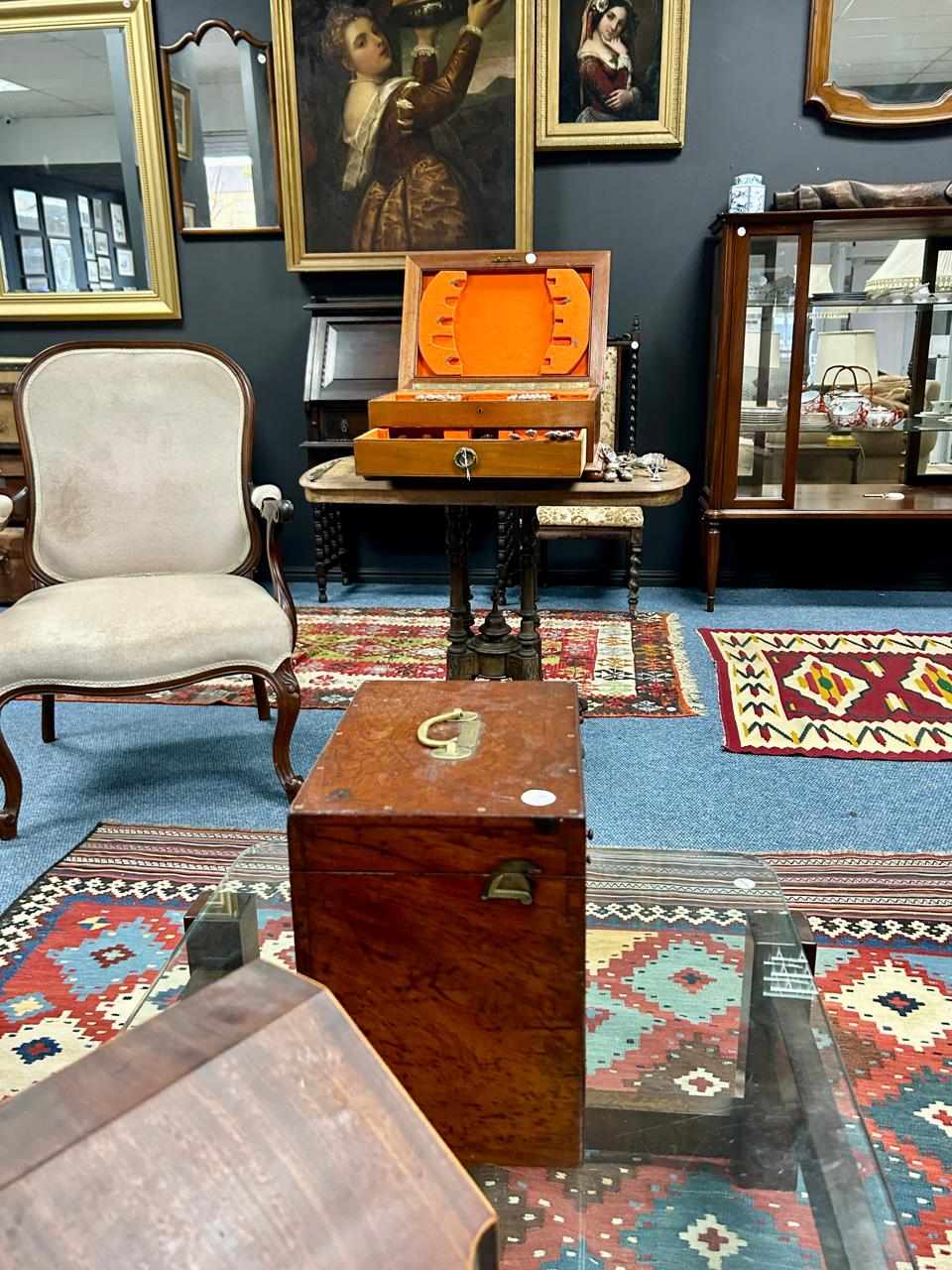 Household Furniture and Collectables thumbnail 3