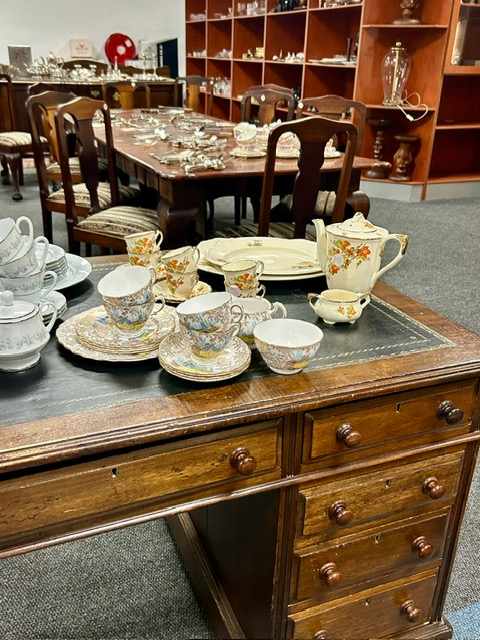 Household Furniture and Collectables thumbnail 13