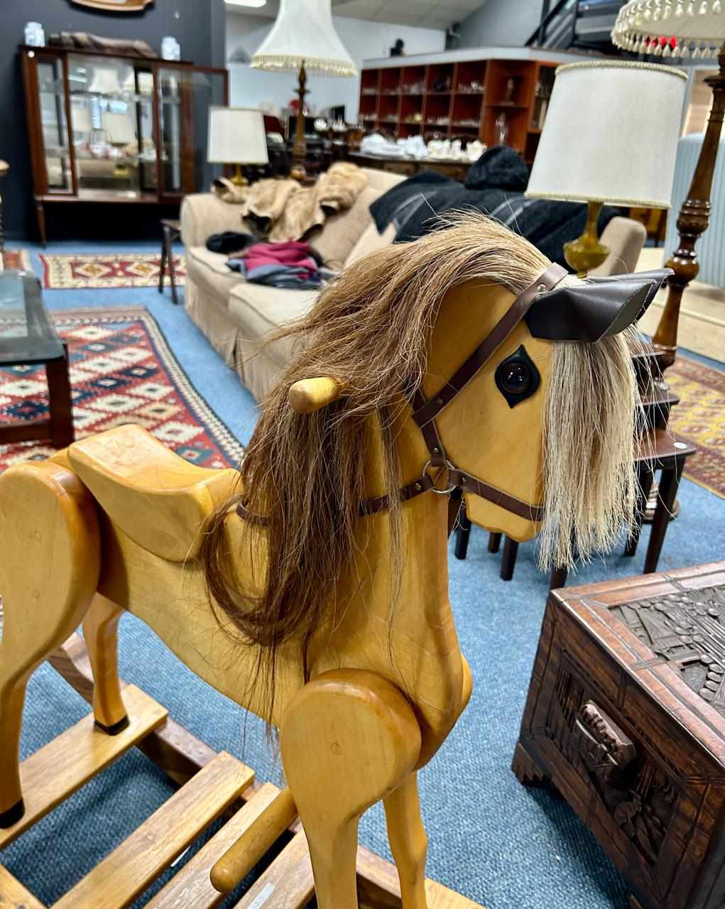 Household Furniture and Collectables thumbnail 10