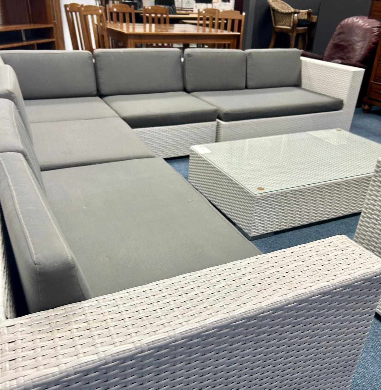 Beautiful Household Furniture thumbnail 15