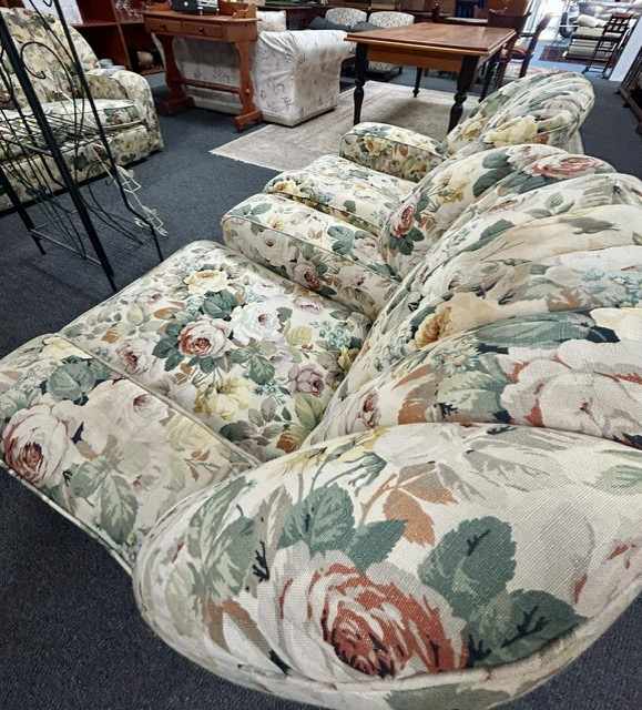 Household Furniture & Collectables thumbnail 2