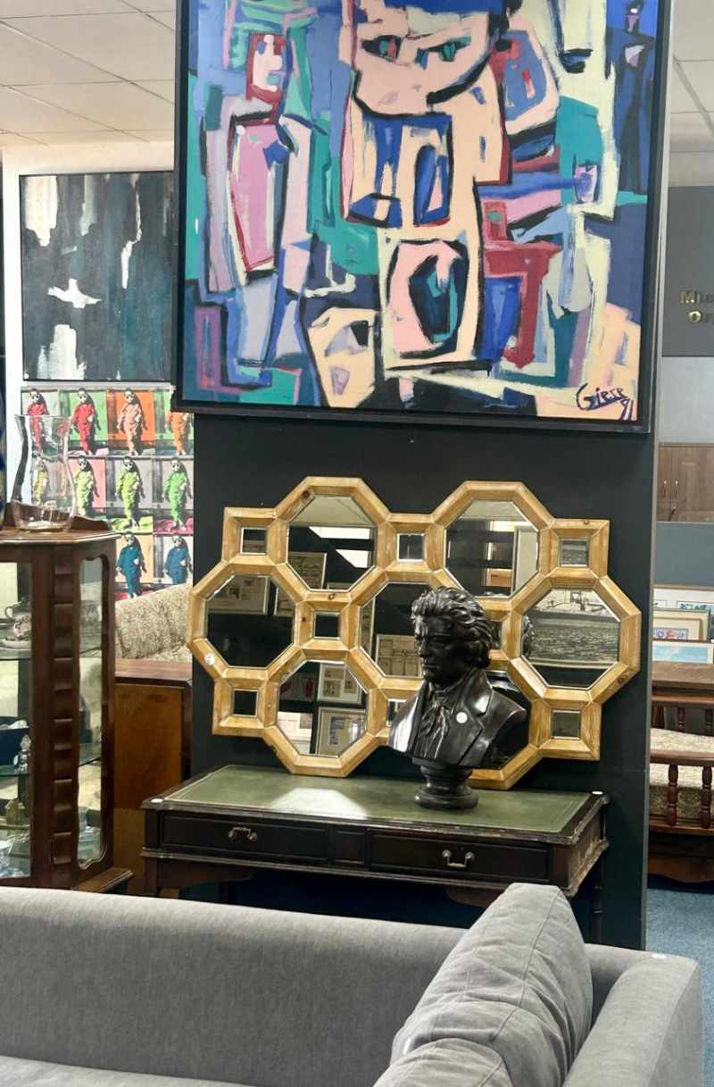 Beautiful Home Furniture and Decor thumbnail 4