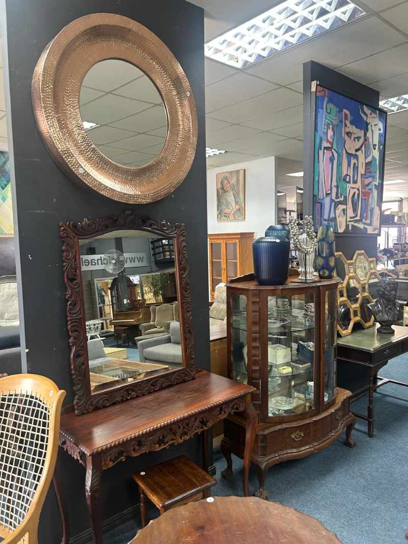 Beautiful Home Furniture and Decor thumbnail 6