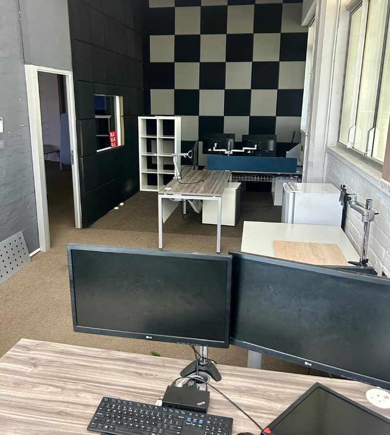 New And Used Executive Office Furnishings - Entire Company Stock thumbnail 3