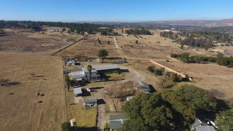 Large Stand With Ample Accomodation And Horse Stables - Honeydew thumbnail 2