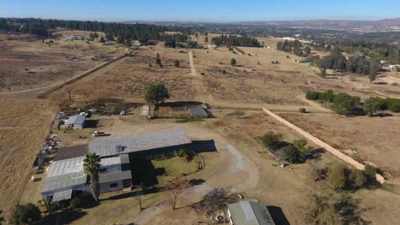 Large Stand With Ample Accomodation And Horse Stables - Honeydew thumbnail 3