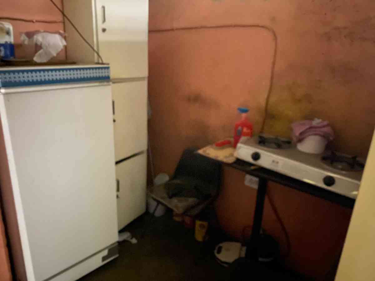 Contents of kitchen