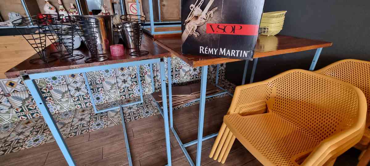 4 x High Tables