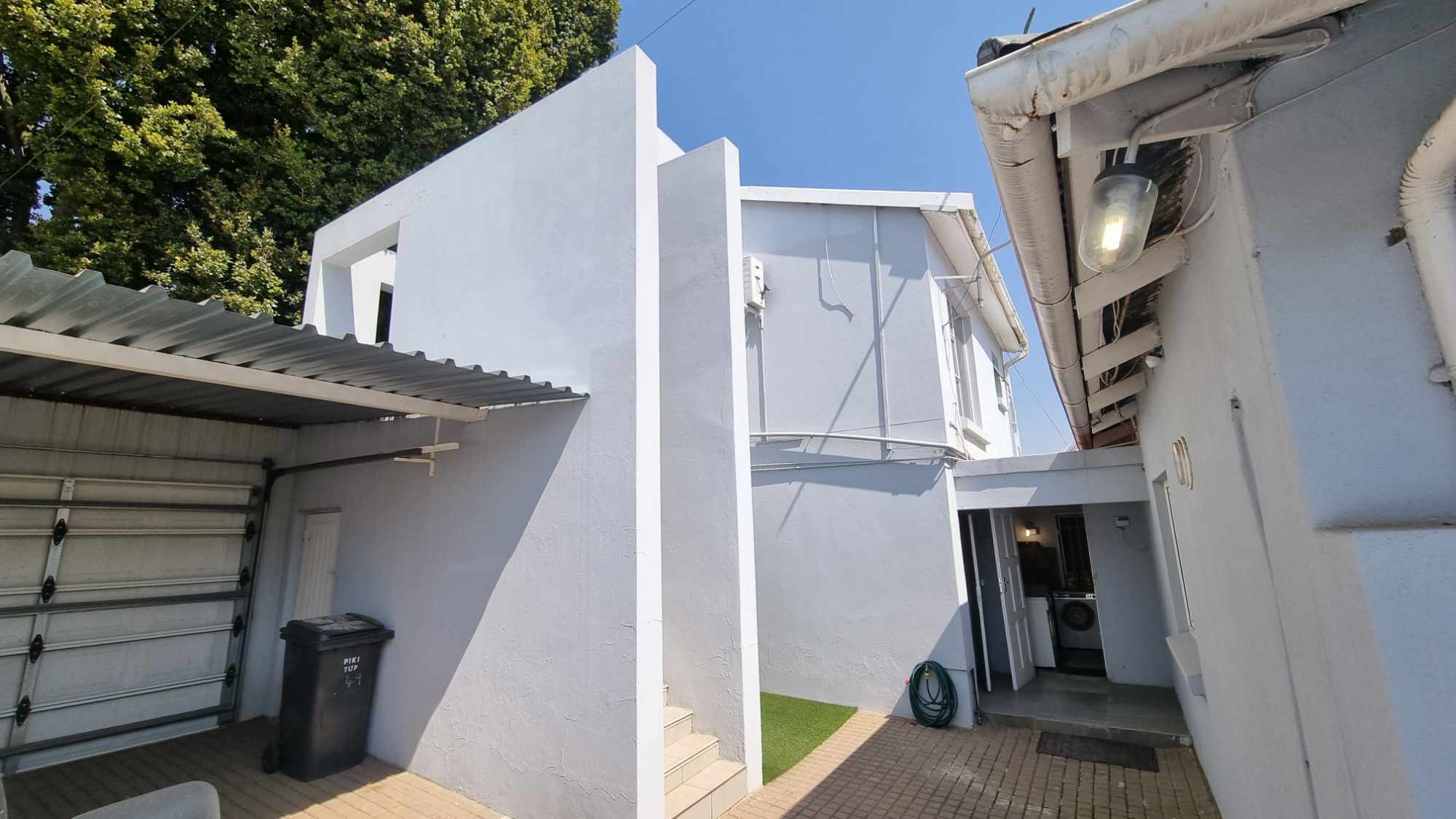 Onsite Insolvency Auction - 3 Bed, 3 Bath Residential Home With Garden Flat - Norwood - Johannesburg thumbnail 13