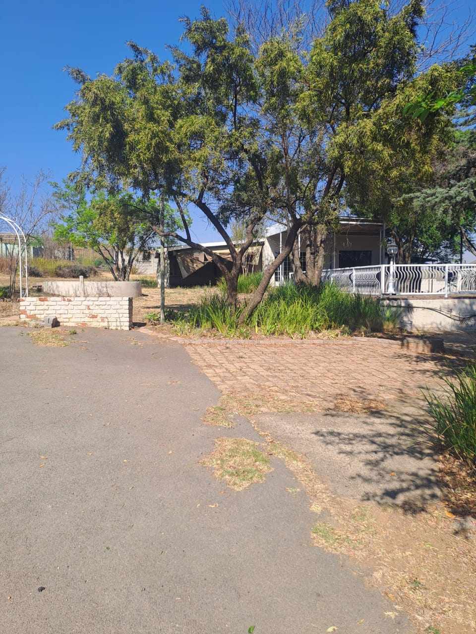 Residential Dwelling on Large Stand - Magaliesburg thumbnail 3