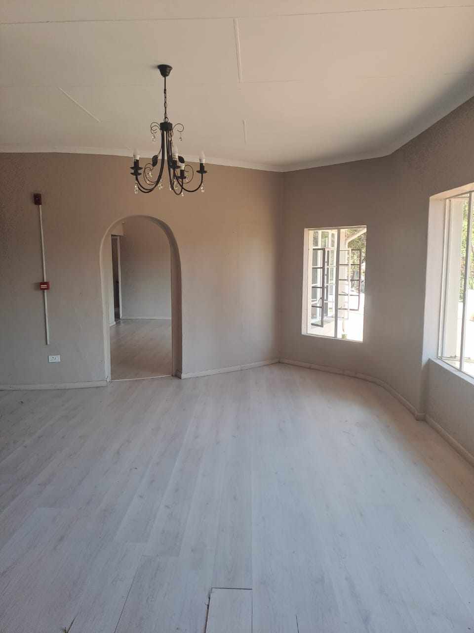 Residential Dwelling on Large Stand - Magaliesburg thumbnail 11