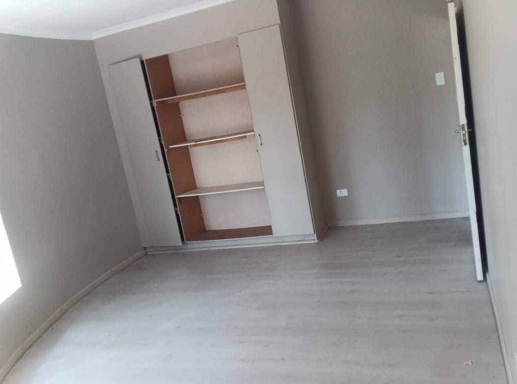 Residential Dwelling on Large Stand - Magaliesburg thumbnail 14