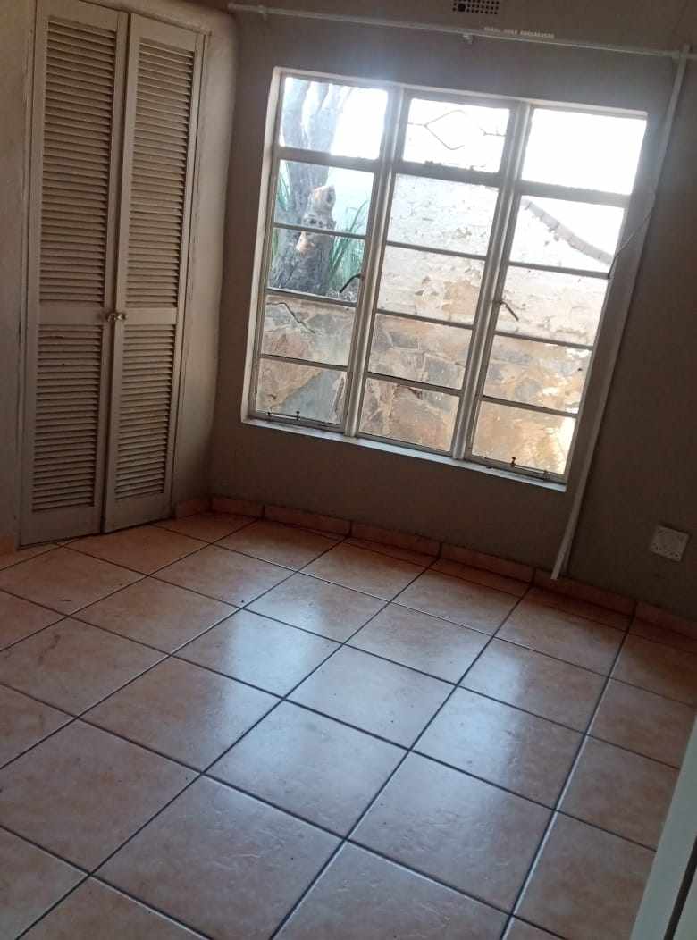 Residential Dwelling on Large Stand - Magaliesburg thumbnail 21