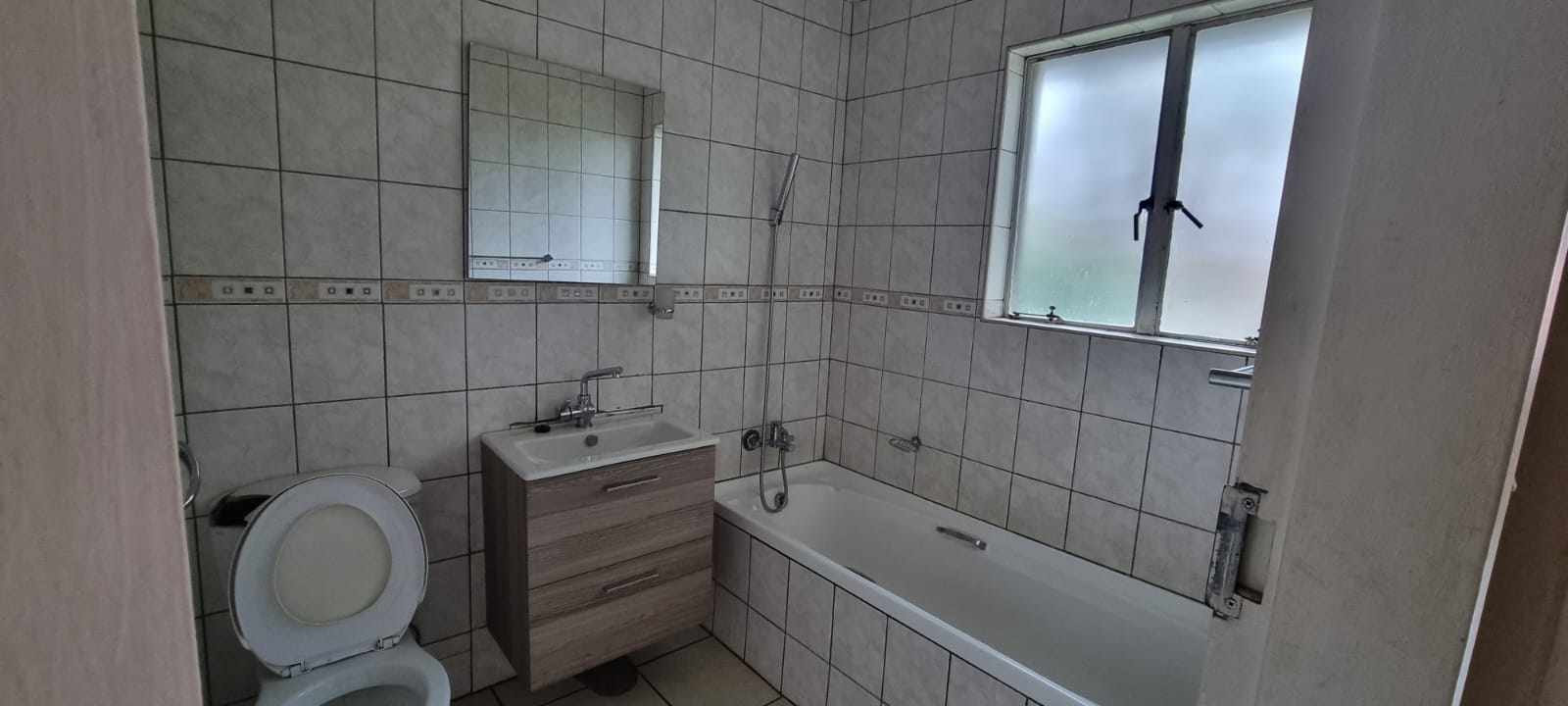 Sectional Title Unit - Aqua Azure, Florida, Roodepoort thumbnail 4