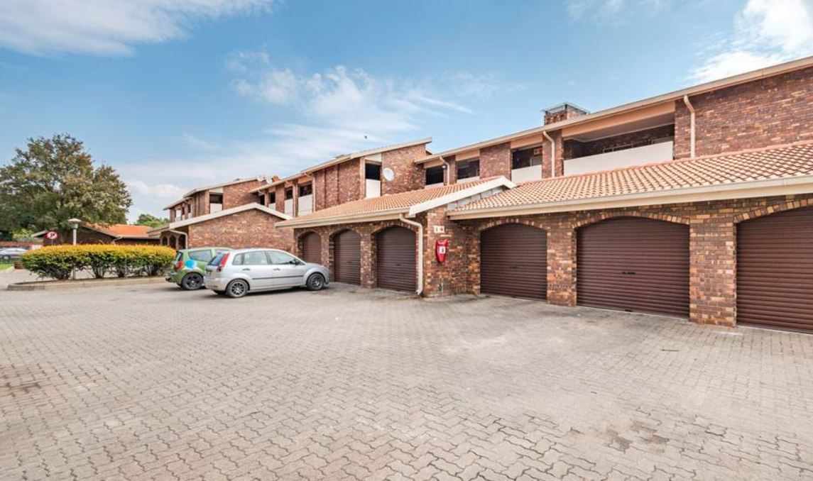 Onsite Division of Joint Estate Auction - Apartment - Sunninghill - Johannesburg thumbnail 4