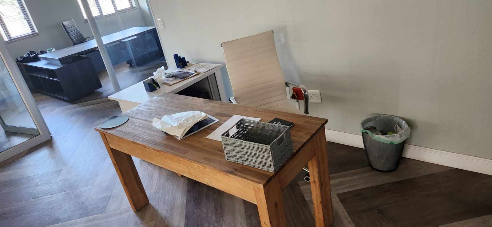 Onsite Liquidation Auction - Modern Office Furniture - Meyersdal thumbnail 21