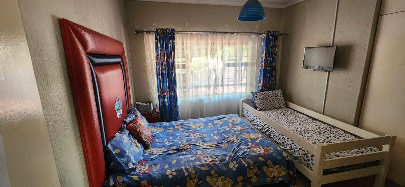 3 Bedroom House - Entertainer's Paradise - West Acres, Mbombela thumbnail 6