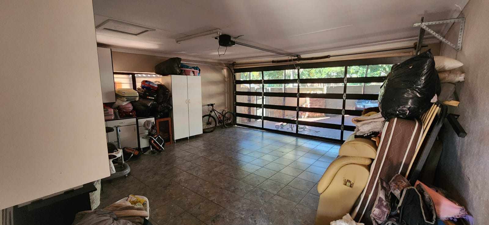 3 Bedroom House - Entertainer's Paradise - West Acres, Mbombela thumbnail 9