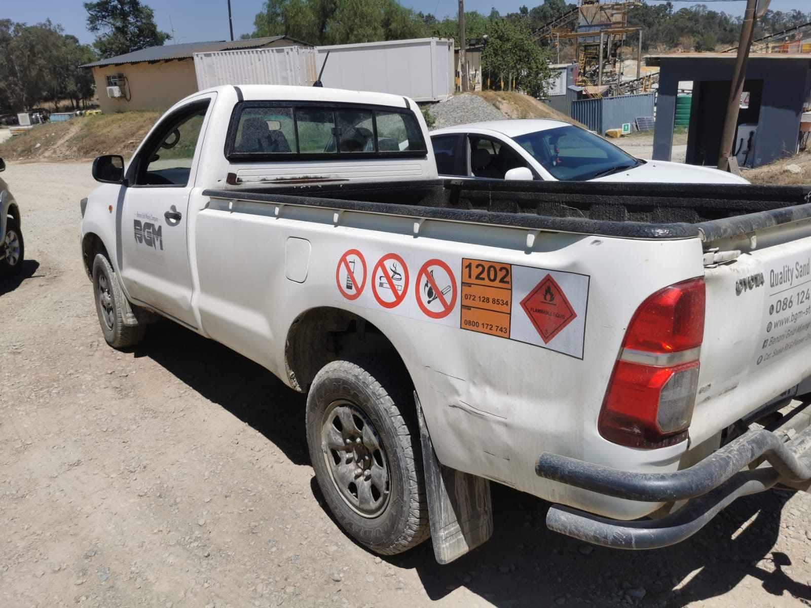 2014 Toyota Hilux 2.5 D-4D SRX R/B P/U S/C thumbnail 3