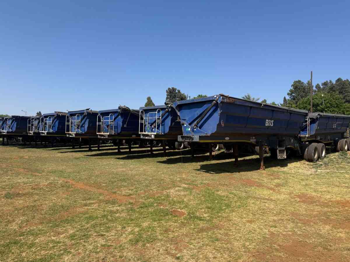 Onsite Liquidation Auction - Large Fleet of Side Tipper Links - Krugersdorp
