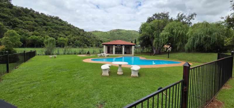 Sectional Title Duplex - Hartebeespoort thumbnail 39