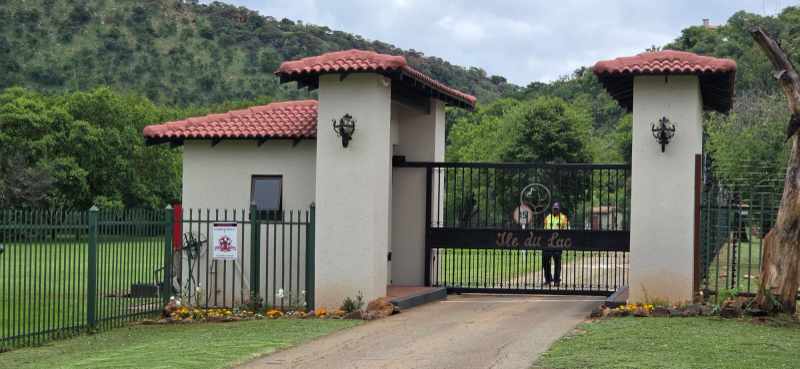 Sectional Title Duplex - Hartebeespoort thumbnail 43