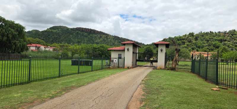 Sectional Title Duplex - Hartebeespoort thumbnail 44