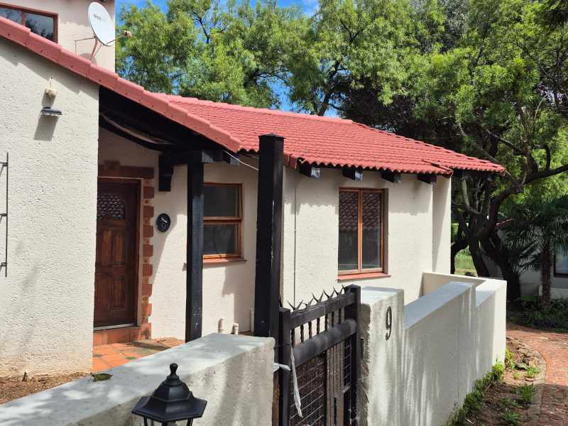 Sectional Title Duplex - Hartebeespoort thumbnail 2