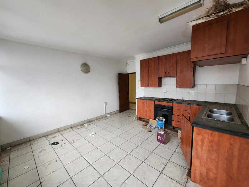 Onsite Liquidation Auction - Apartment - Ferndale, Johannesburg thumbnail 7