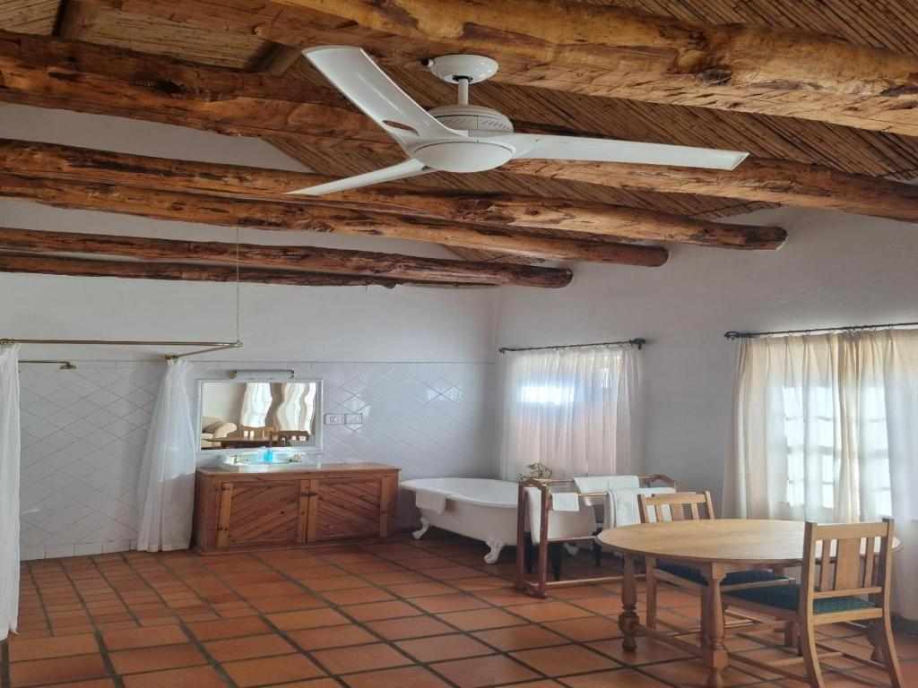 Beautiful Property Known As Red Mountain Ridge Including Guest Cottages thumbnail 22