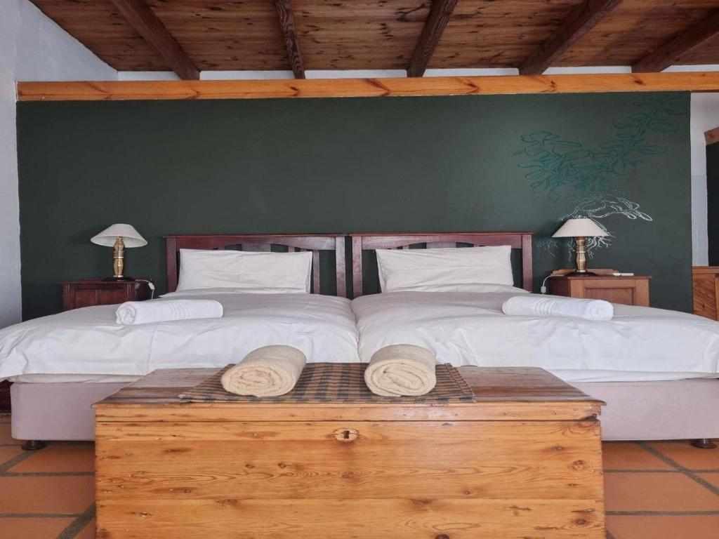 Beautiful Property Known As Red Mountain Ridge Including Guest Cottages thumbnail 24