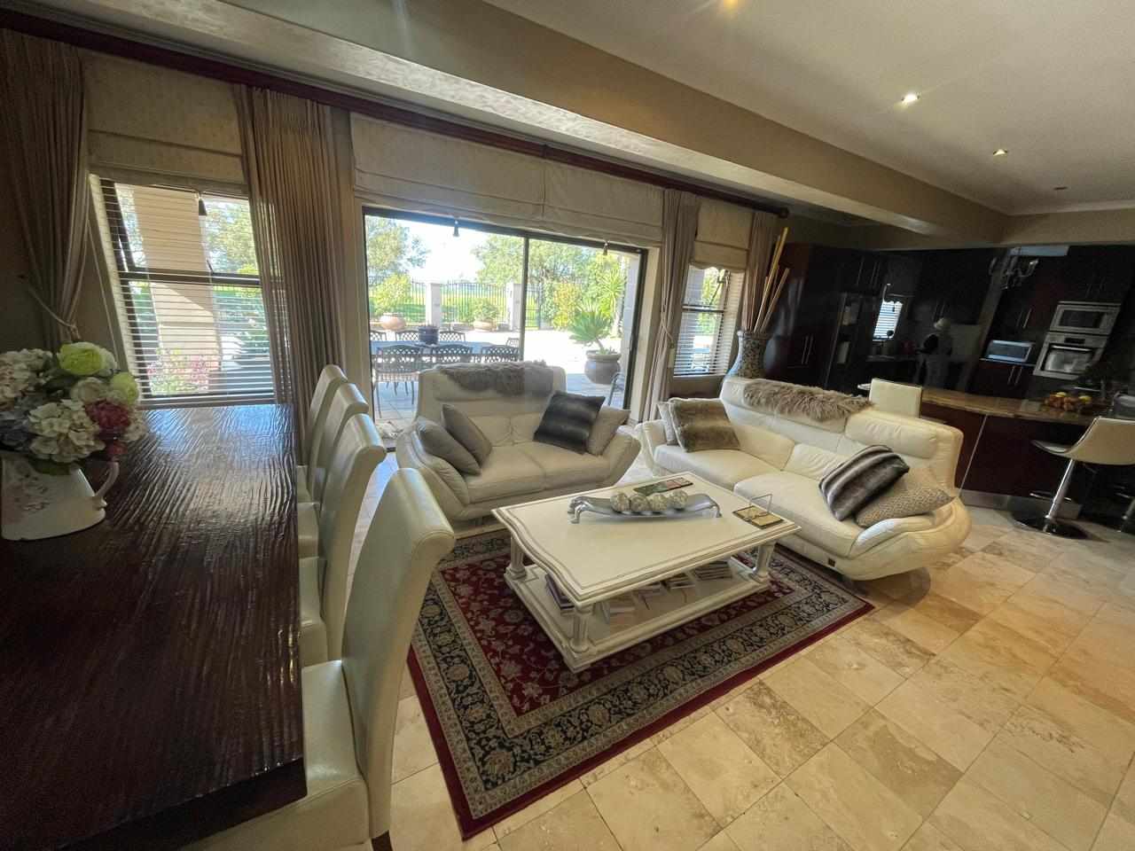 Modern Spacious Property - Excellent Location thumbnail 3