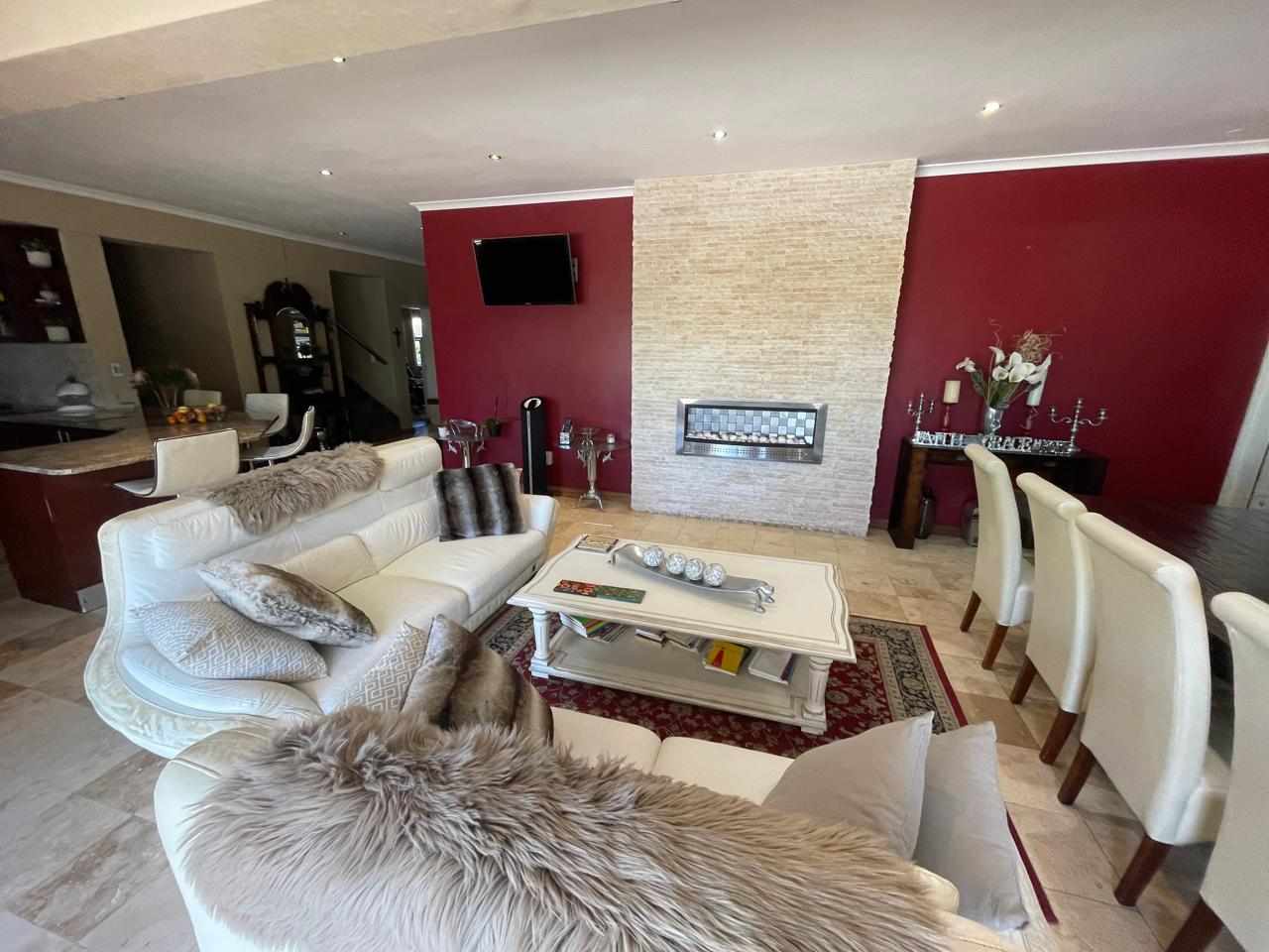 Modern Spacious Property - Excellent Location thumbnail 4