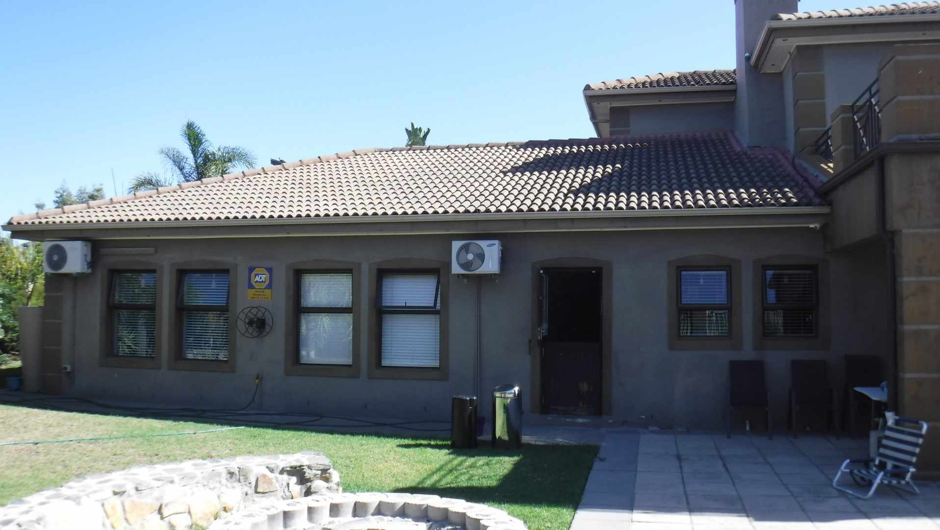 Modern Spacious Property - Excellent Location thumbnail 16