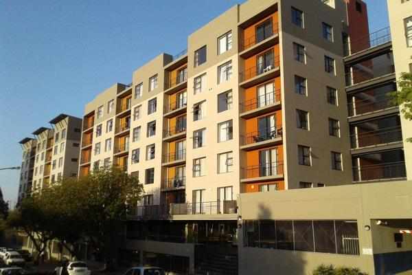 Ideal Starter Property - Cape Town CBD thumbnail 3