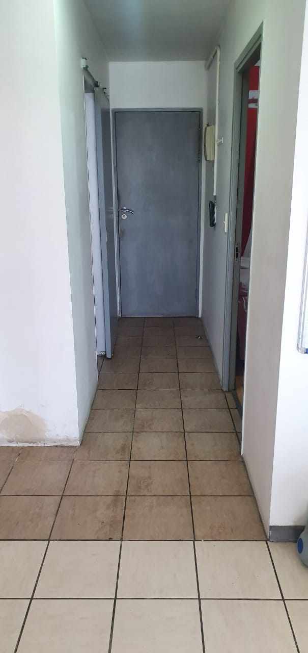 Ideal Starter Property - Cape Town CBD thumbnail 21