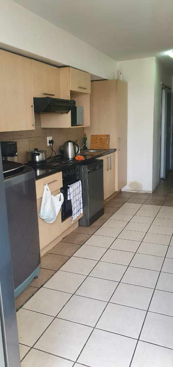 Ideal Starter Property - Cape Town CBD thumbnail 23