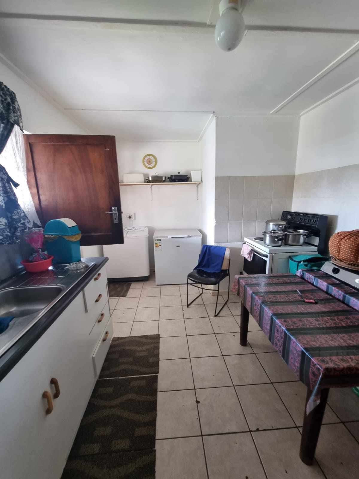 Ideal Starter Property - Kranshoek thumbnail 3