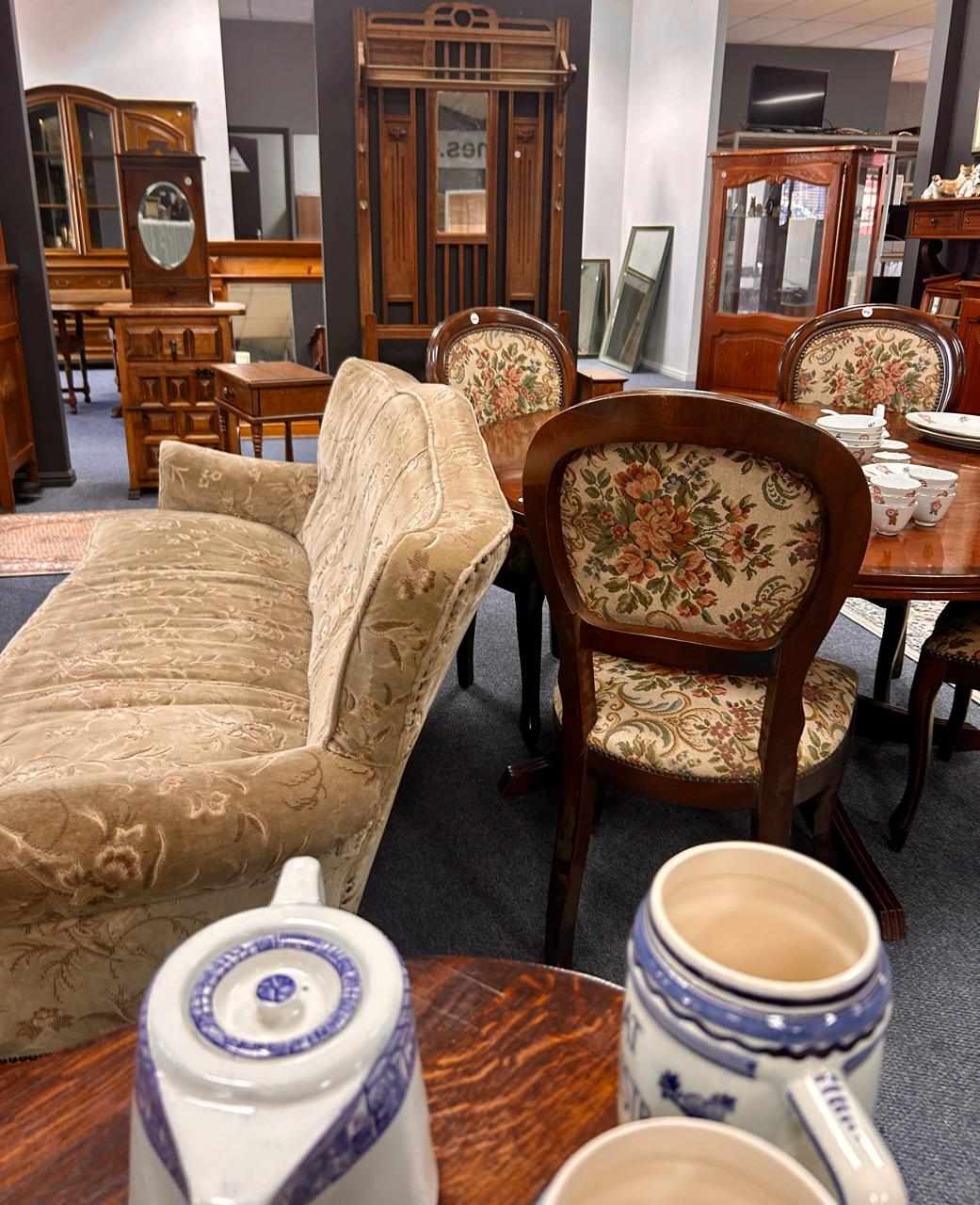 Beautiful Furniture, Household Appliances and More thumbnail 4