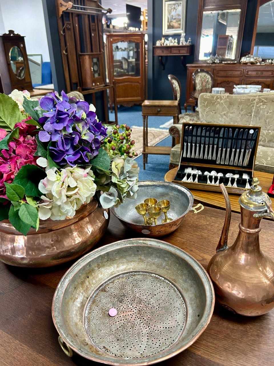 Beautiful Furniture, Household Appliances and More thumbnail 8