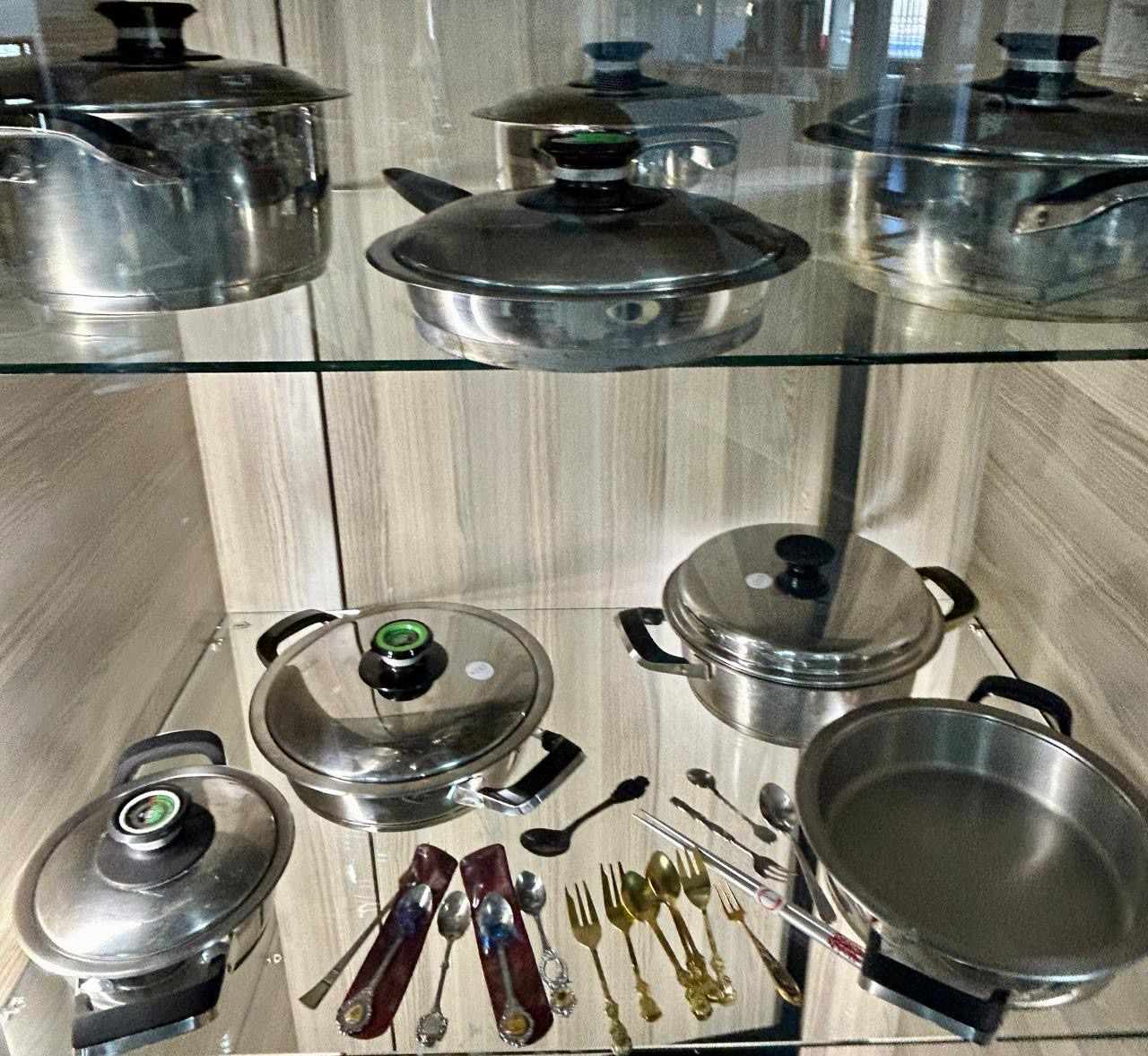 Beautiful Furniture, Household Appliances and More thumbnail 9
