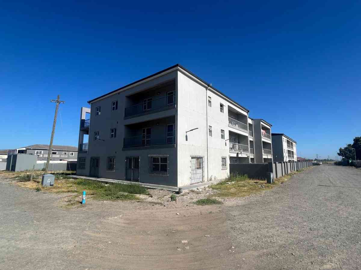 3 Storey Apartment Block - Excellent Location