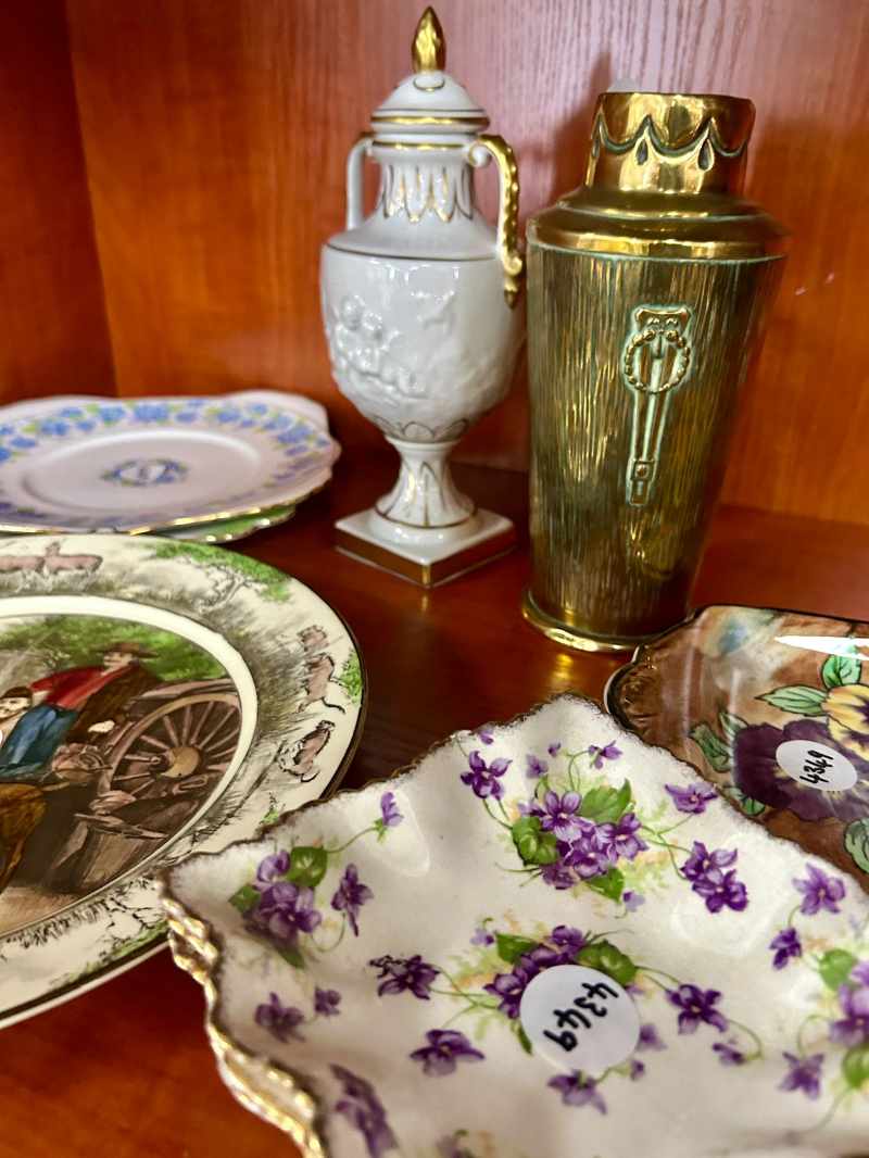 Collectables, Antiques & Household Furniture Auction thumbnail 10