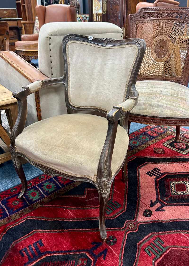 Collectables, Antiques & Household Furniture Auction thumbnail 15