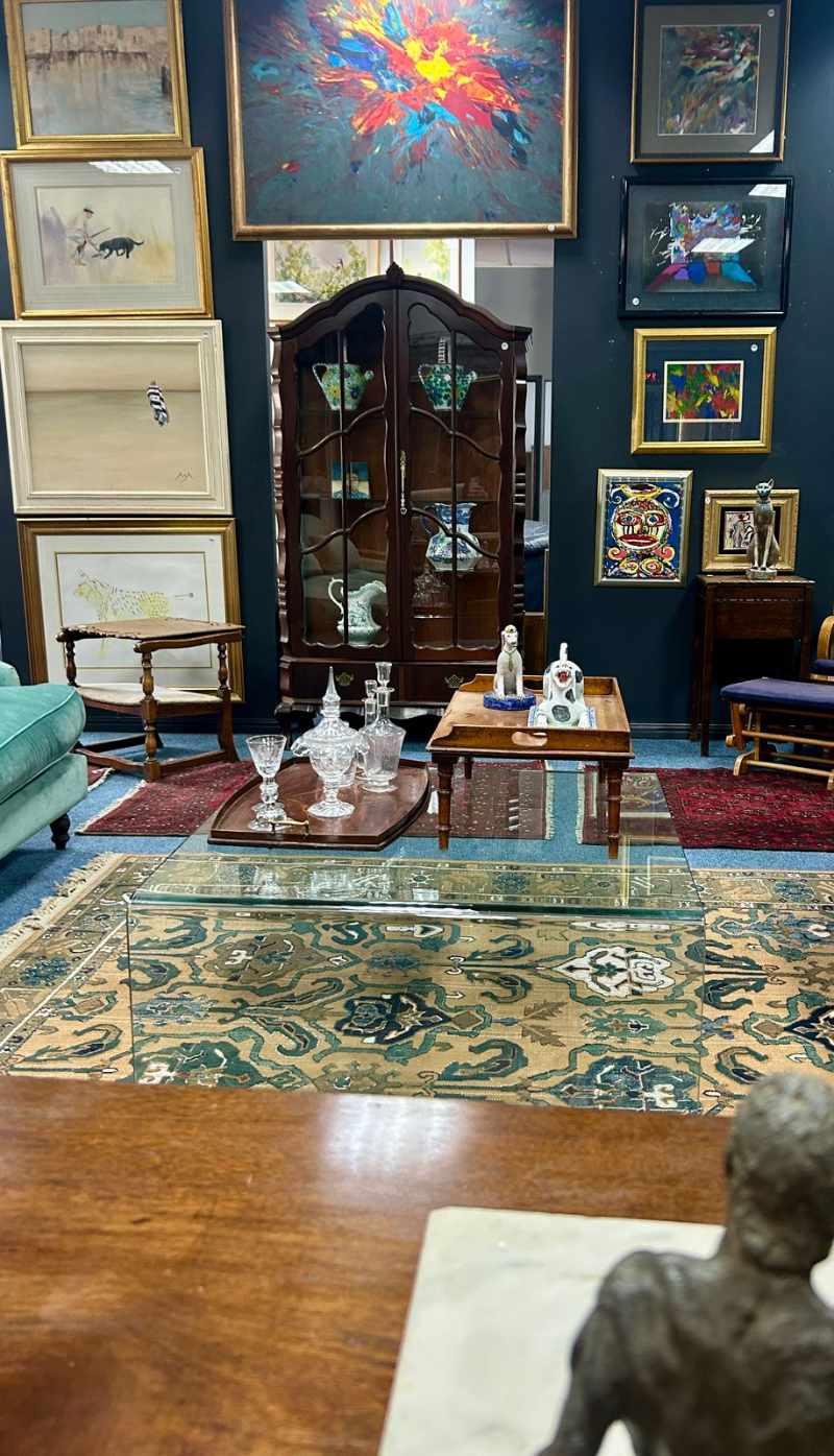 Beautiful Paintings And Household Furnishings thumbnail 8