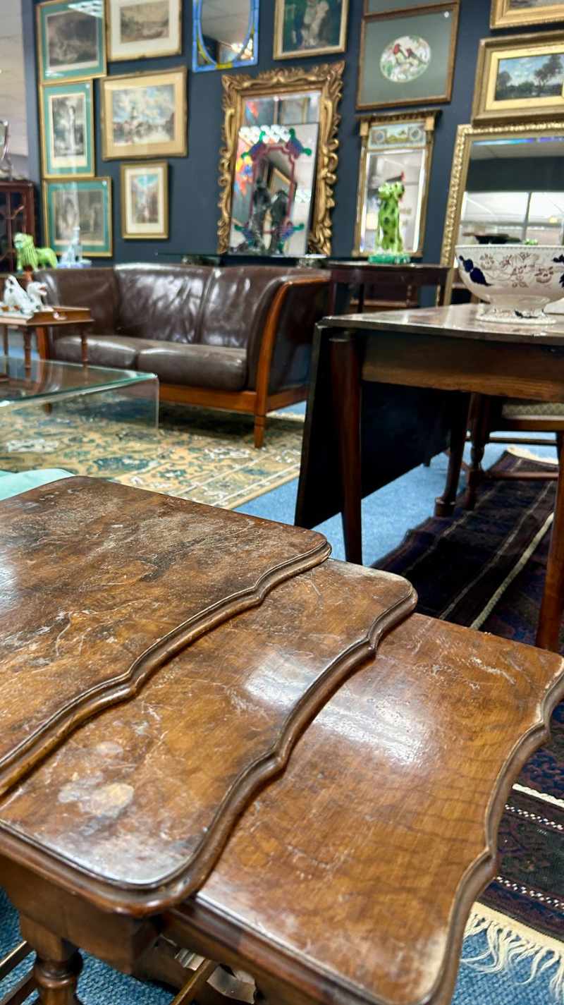 Beautiful Paintings And Household Furnishings thumbnail 12
