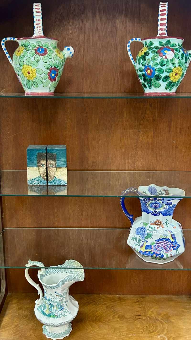 Beautiful Paintings And Household Furnishings thumbnail 17