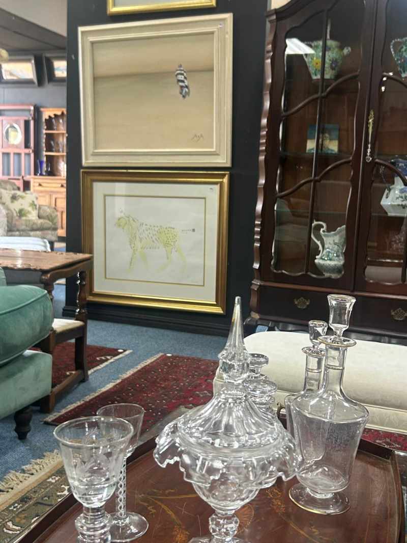 Beautiful Paintings And Household Furnishings thumbnail 19
