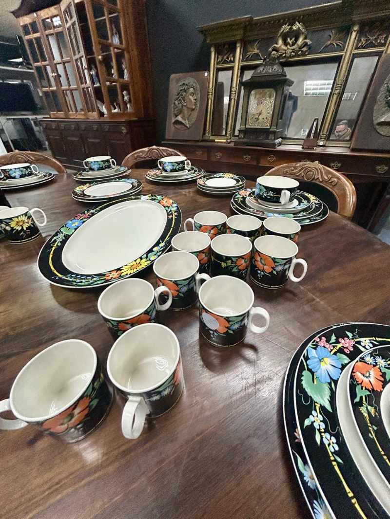 Beautiful Household Furniture thumbnail 3